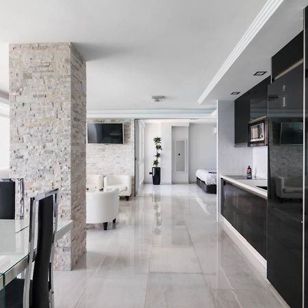 Deluxe Supreme Apartment มาลากา ภายนอก รูปภาพ