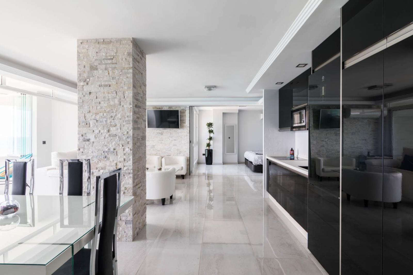 Deluxe Supreme Apartment มาลากา ภายนอก รูปภาพ