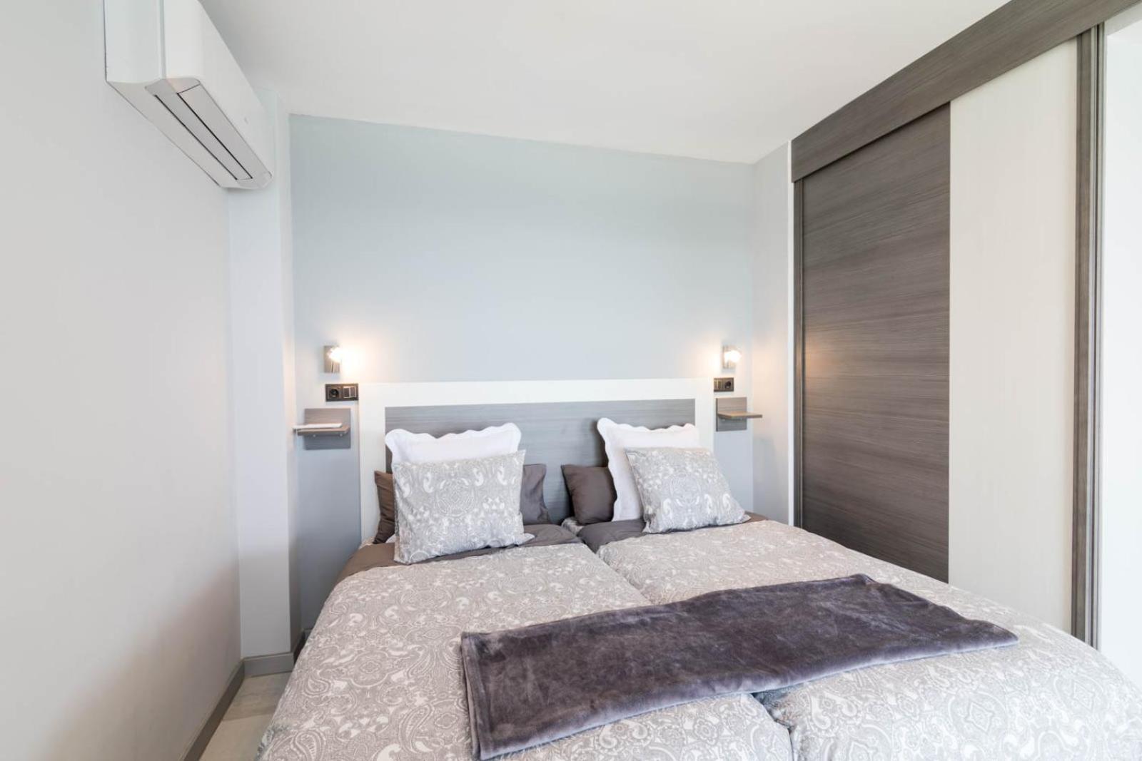 Deluxe Supreme Apartment มาลากา ภายนอก รูปภาพ