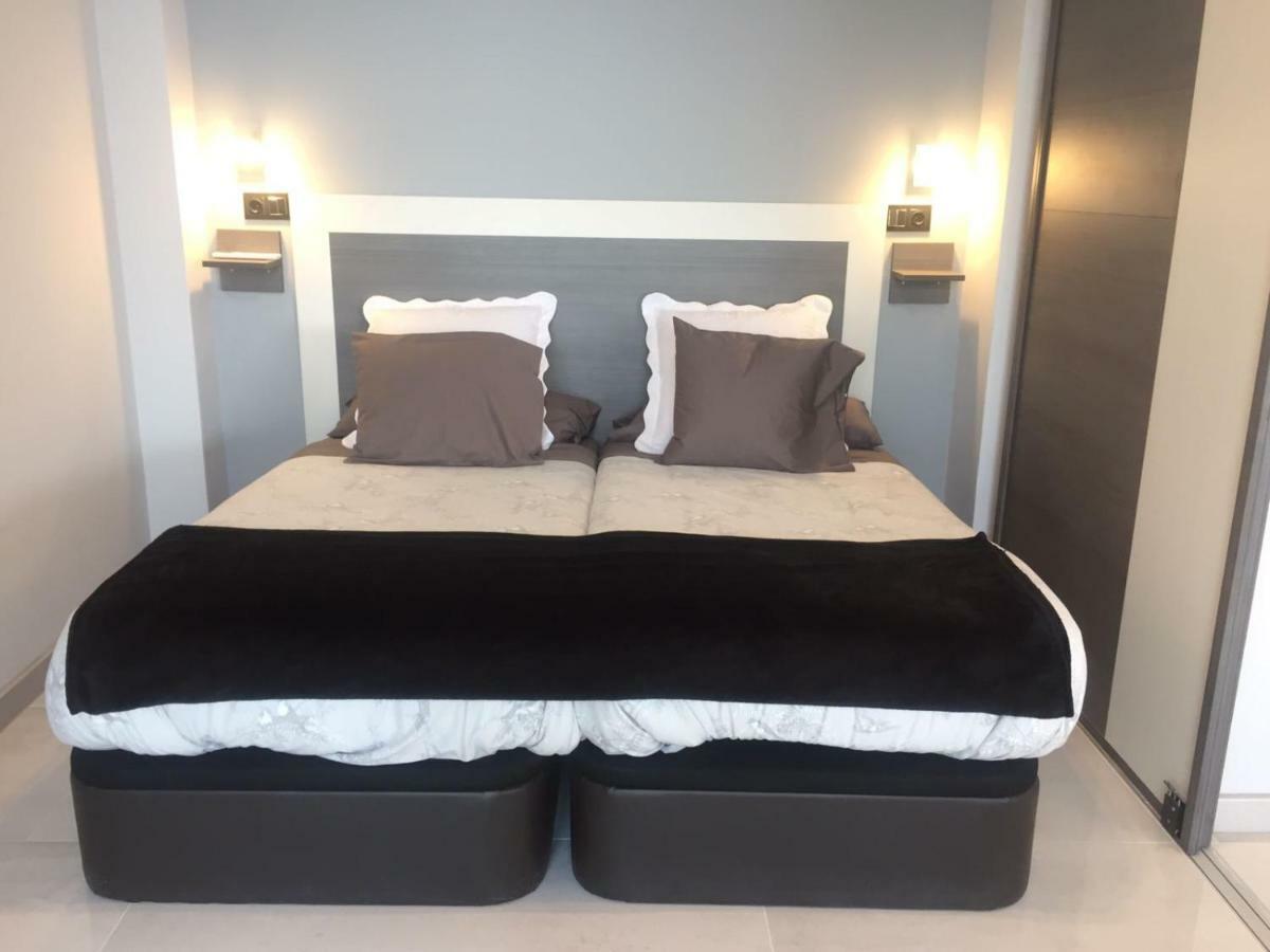 Deluxe Supreme Apartment มาลากา ภายนอก รูปภาพ