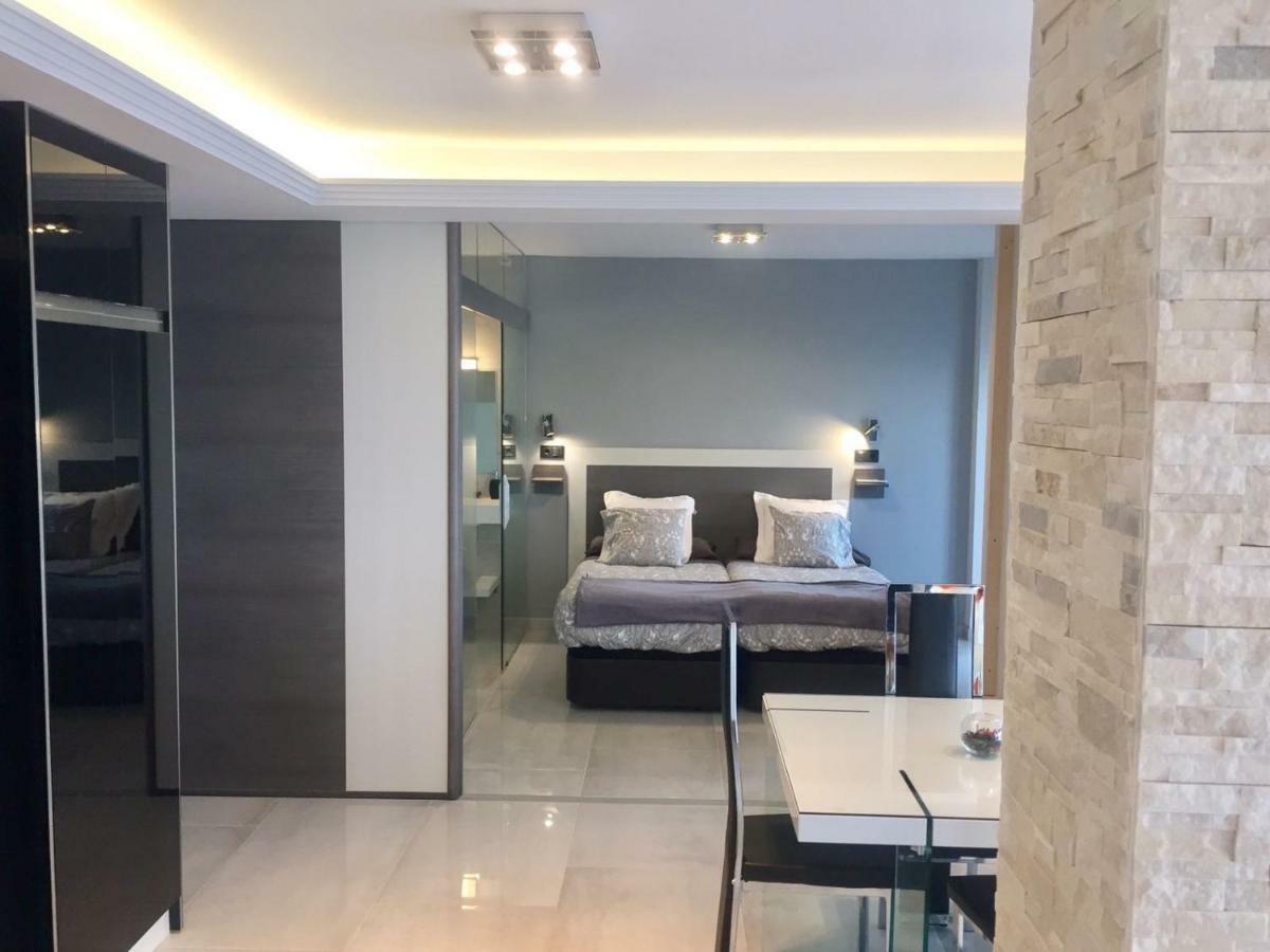 Deluxe Supreme Apartment มาลากา ภายนอก รูปภาพ