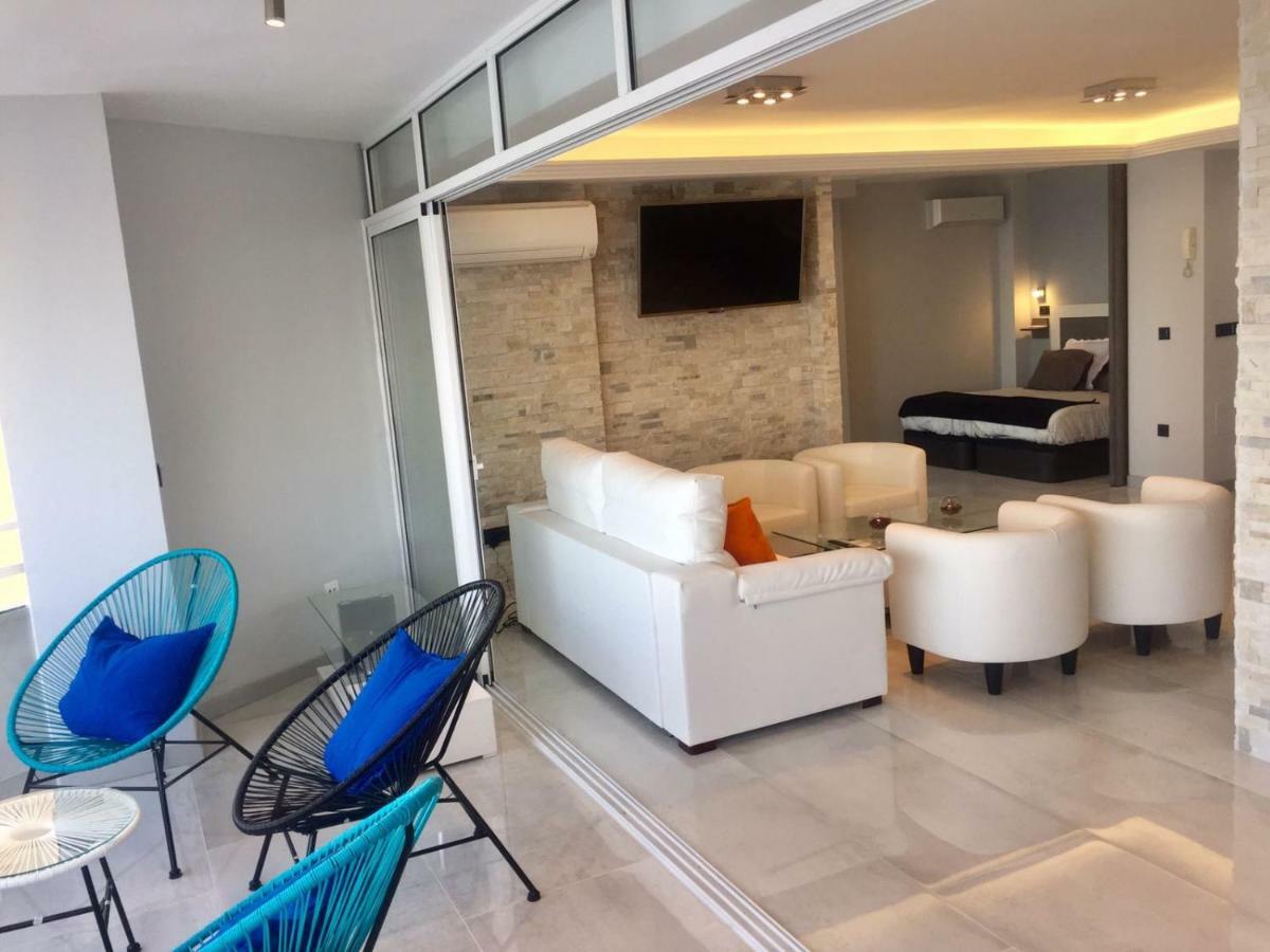 Deluxe Supreme Apartment มาลากา ภายนอก รูปภาพ