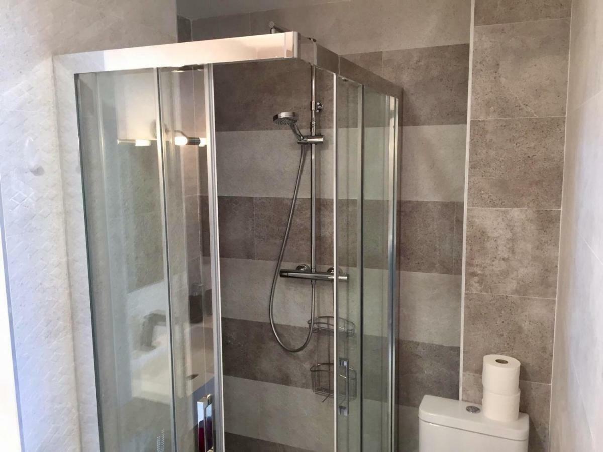 Deluxe Supreme Apartment มาลากา ภายนอก รูปภาพ