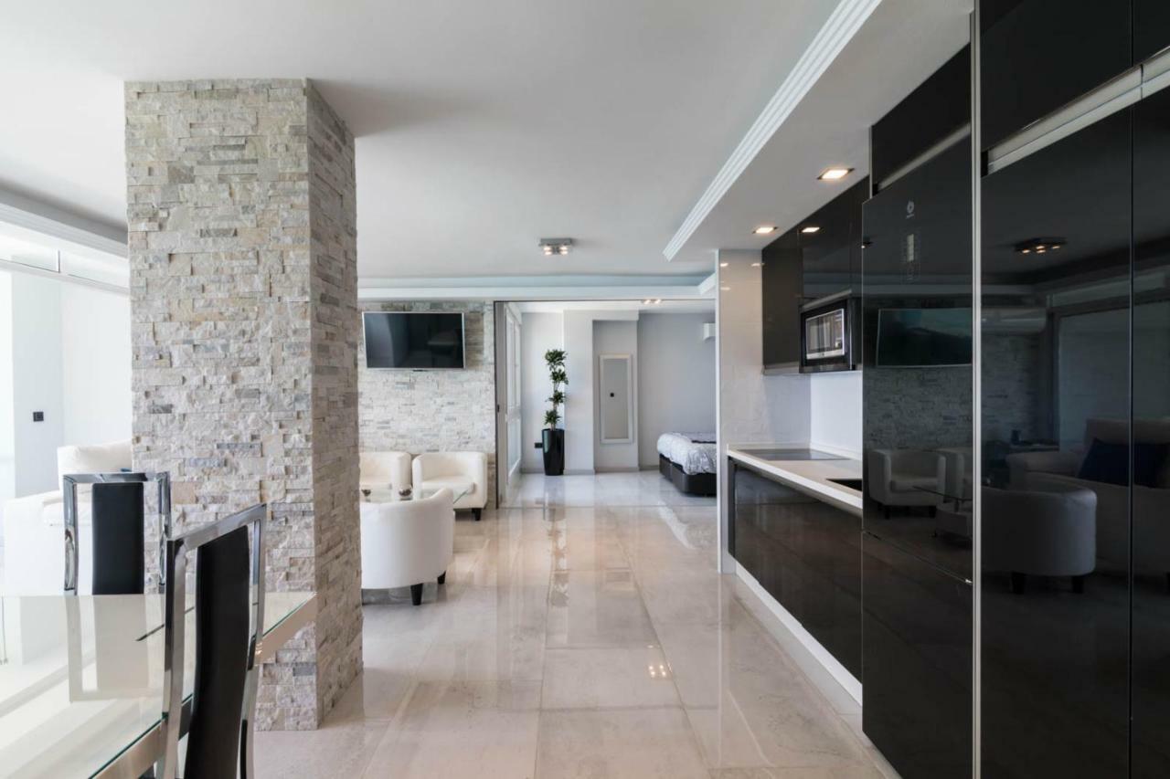 Deluxe Supreme Apartment มาลากา ภายนอก รูปภาพ